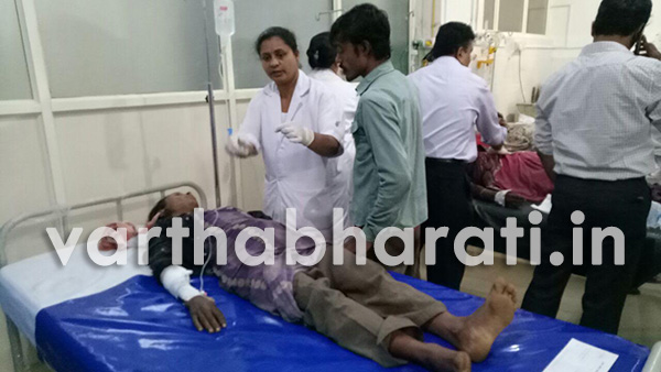 ಪಿಕ್‌ಅಪ್ ಪಲ್ಟಿ: ನಾಲ್ವರು ಗಂಭೀರ, 17 ಜನರಿಗೆ ಗಾಯ; ಪಾನಮತ್ತನಾಗಿದ್ದ ಚಾಲಕ